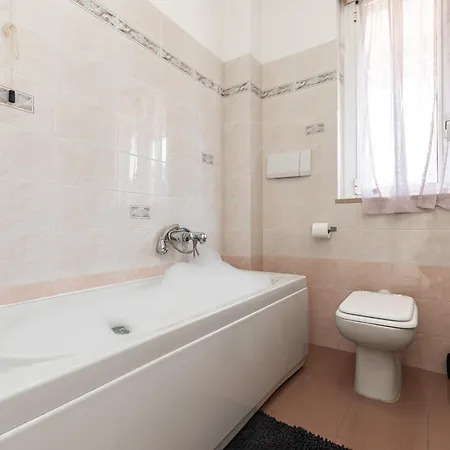 Mediterranee - 200m Dal Mare, Parcheggio Privato, Idromassaggio Daire *